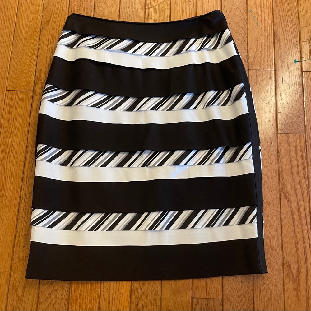 White House Black Market Skirt